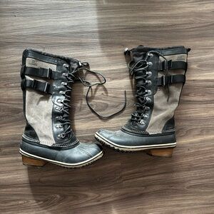 Women’s Sorel snow boots size 8
